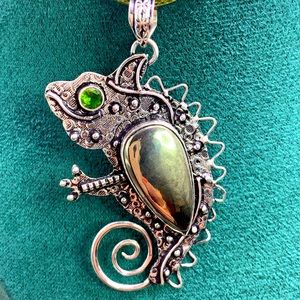 Pyrite + Peridot Iguana Pendant🦎